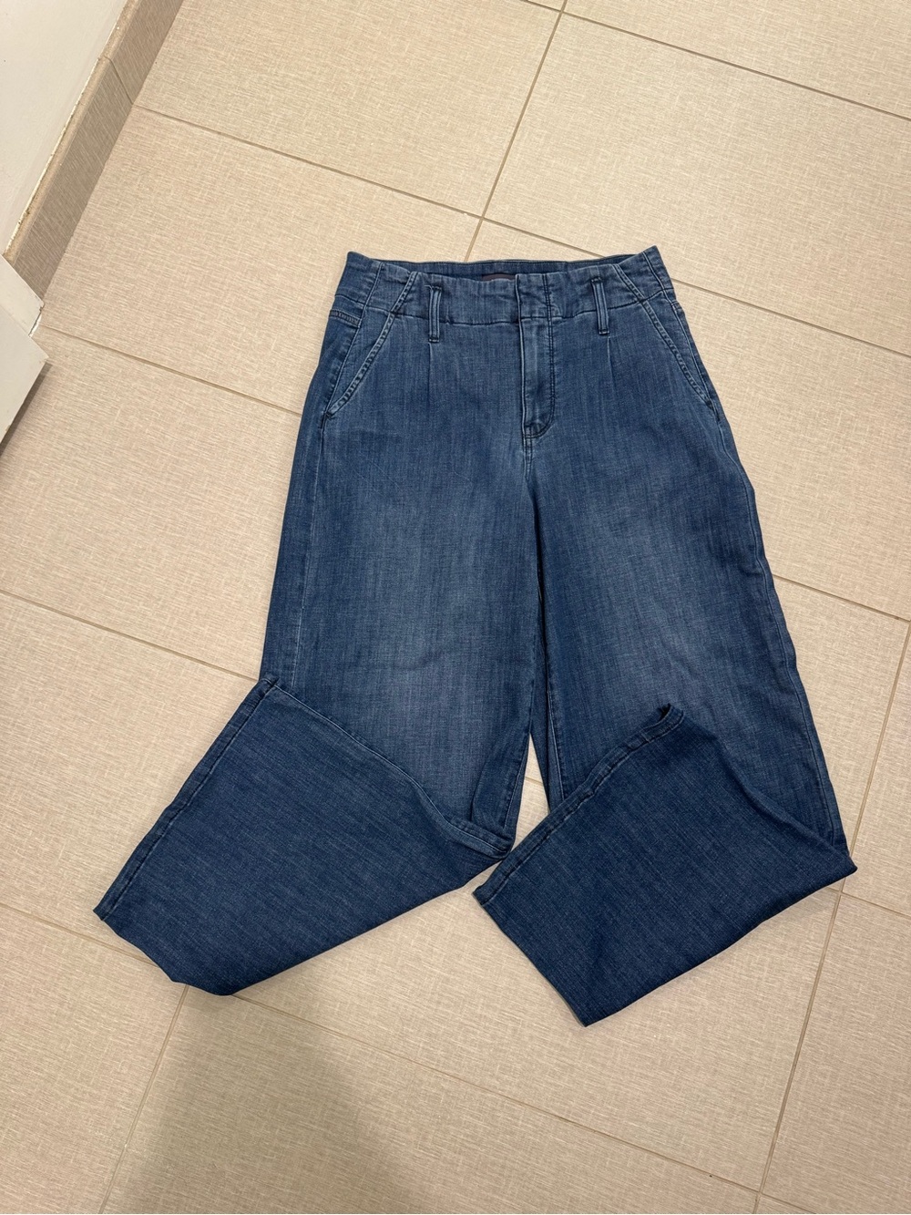 Classic Women's Dark Blue Denim Jeans NYDJ